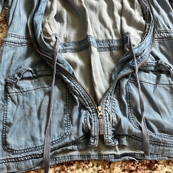 Sumday Denim Zip Up - Picture 4 of 6